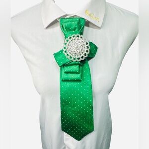 Cello Green and White Polkadot Necktie with Silver Brooch